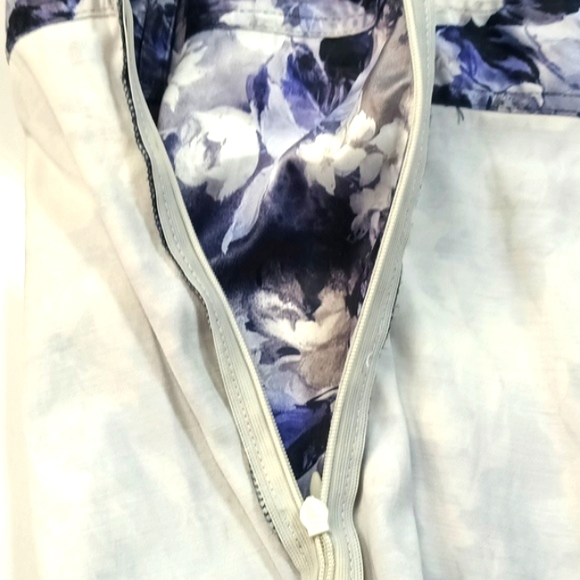 NWOT Latin Quarters  Wight & Purple 💜 Floral Stain Women's Dress Size L - Picture 13 of 16